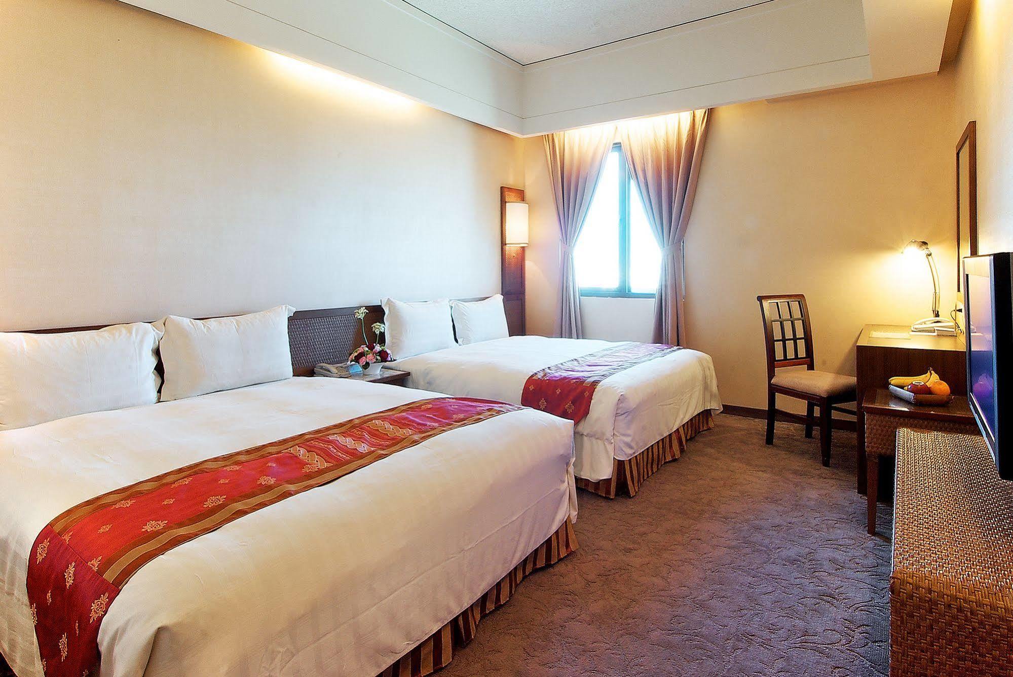 טאינאן Jia Hsin Garden Hotel מראה חיצוני תמונה