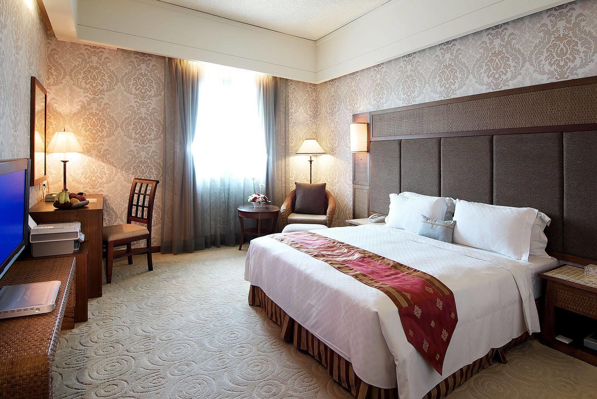 טאינאן Jia Hsin Garden Hotel מראה חיצוני תמונה